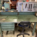 970492-2 Workbench with bench vise and tool board