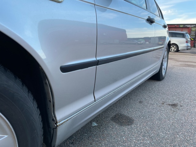 970087-12 BMW 316i - 2000