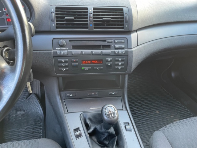 970087-46 BMW 316i - 2000