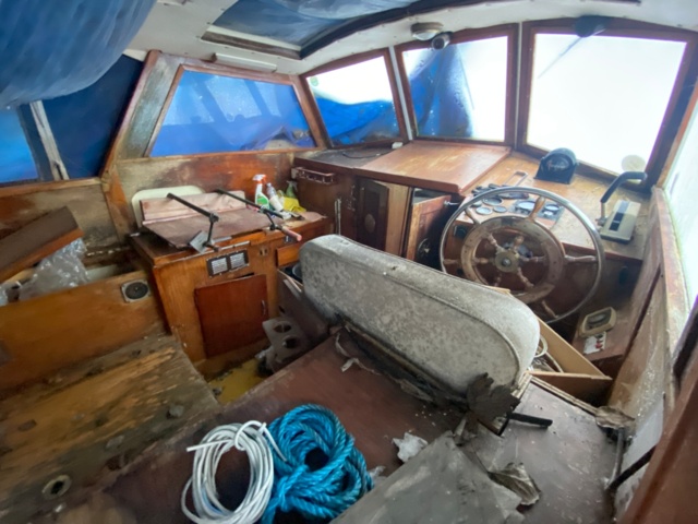 970573-21 Motorboat Fortuna 27, rope object