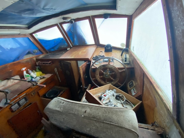 970573-24 Motorboat Fortuna 27, rope object