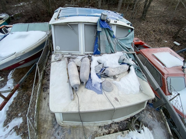 970573-27 Motorboat Fortuna 27, rope object