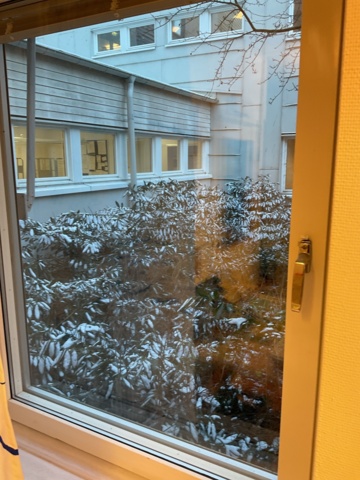 961080-3 5 Side-hung windows open inwards 11/14