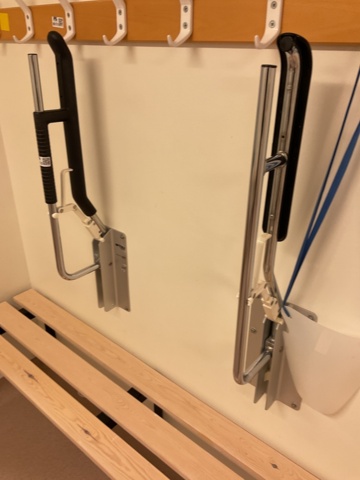 961112-4 2 pairs of Handicap supports