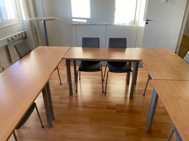 970900-1 Kinnarps conference table and chairs
