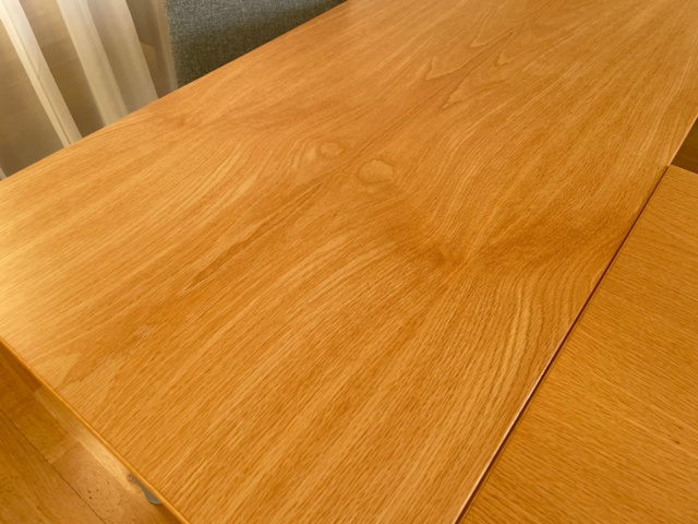 970900-8 Kinnarps conference table and chairs