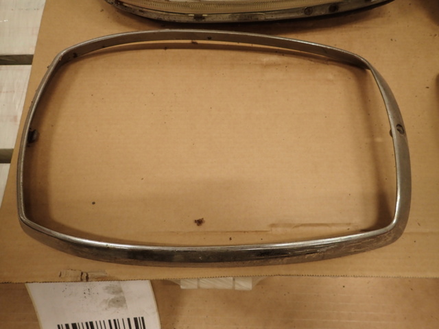 862105-3 Used car parts Mercedes-Benz, Volvo, etc.