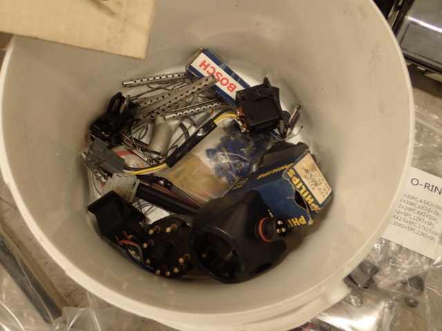 862105-24 Used car parts Mercedes-Benz, Volvo, etc.