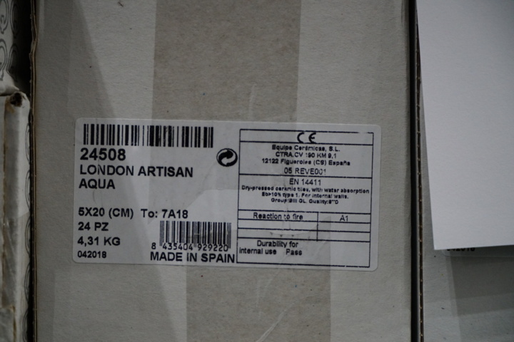 954100-6 32 cartons of tile borders artisan aqua