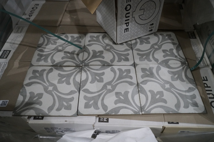 954115-1 48 boxes of tiles/clinkers, Equipe Art Nouveu LaRambla grey, 20x20cm, patterned