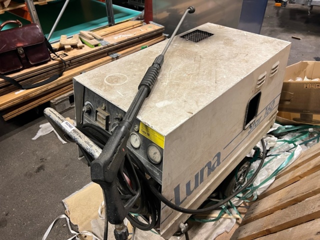 902483-6 Hot water washer Luna Star 160