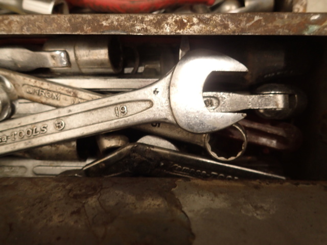 862108-6 Toolbox with tools