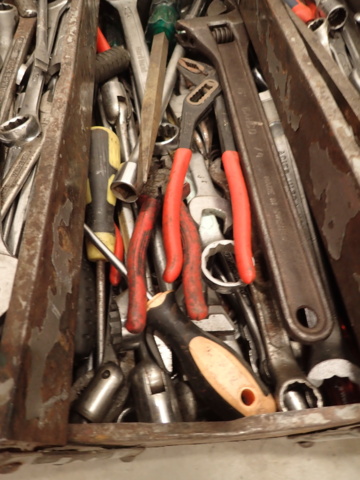 862108-11 Toolbox with tools