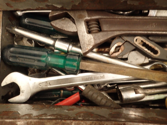 862108-13 Toolbox with tools