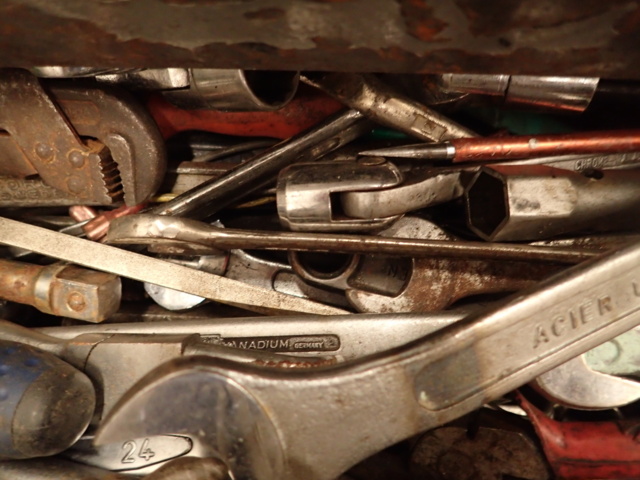 862108-14 Toolbox with tools