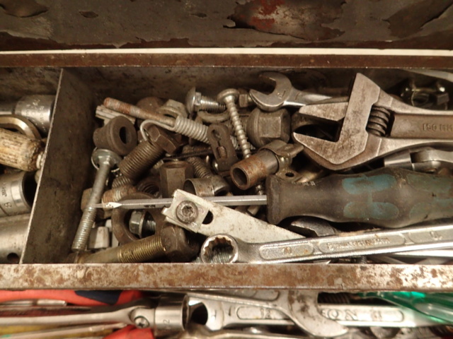 862108-21 Toolbox with tools