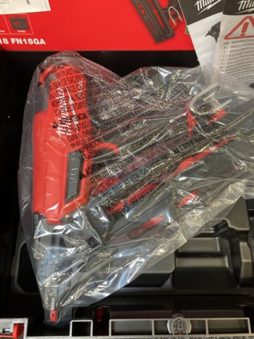 971848-4 Dyckertpistol Milwaukee M18 FN 15GA-0X (utan batteri och laddare)