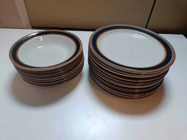 887919-1 Plates Arabia Finland Taika