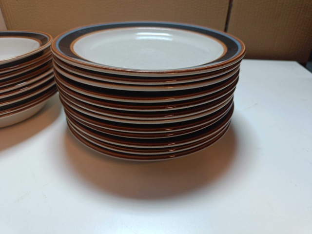 887919-2 Plates Arabia Finland Taika