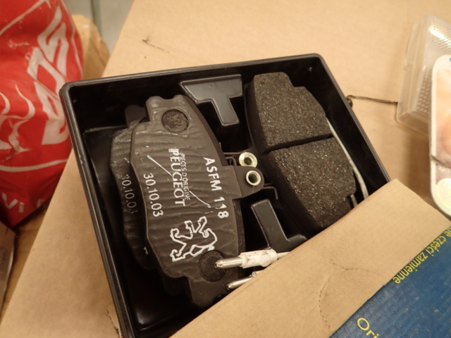 862105-60 Used car parts Mercedes-Benz, Volvo, etc.