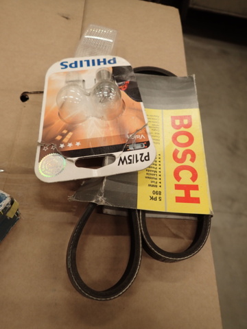 862105-61 Used car parts Mercedes-Benz, Volvo, etc.