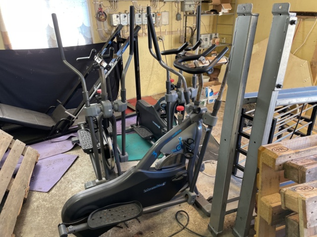 972756-1 Crosstrainer indoor walking 3, 3 pieces (repair item)