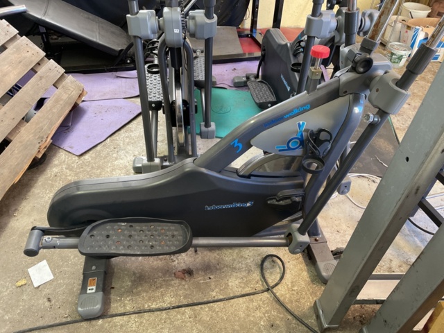 972756-2 Crosstrainer indoor walking 3, 3 pieces (repair item)