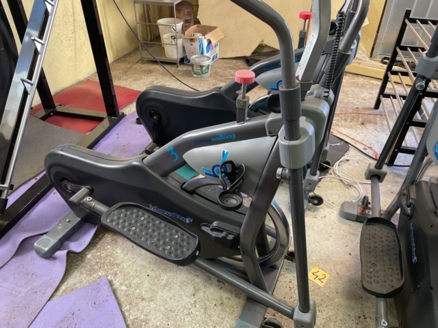 972756-6 Crosstrainer indoor walking 3, 3 pieces (repair item)