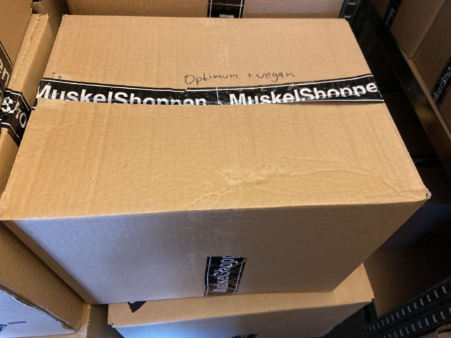 946515-12 Large batch of nutritional supplements for strength-oriented sports