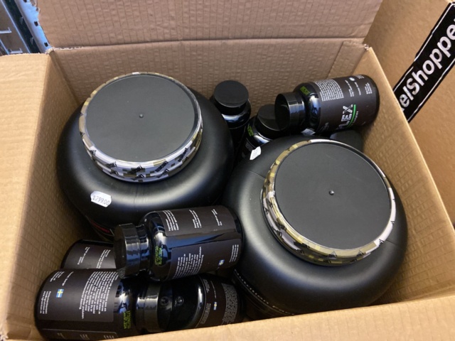 946515-16 Large batch of nutritional supplements for strength-oriented sports