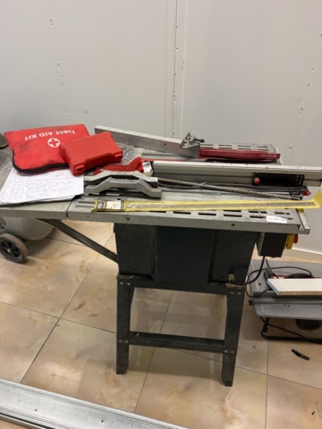 814784-2 Split saw, large and small