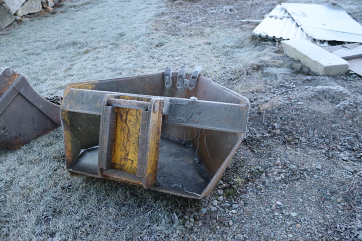 973112-27 Backhoe loader Volvo BM GM 616