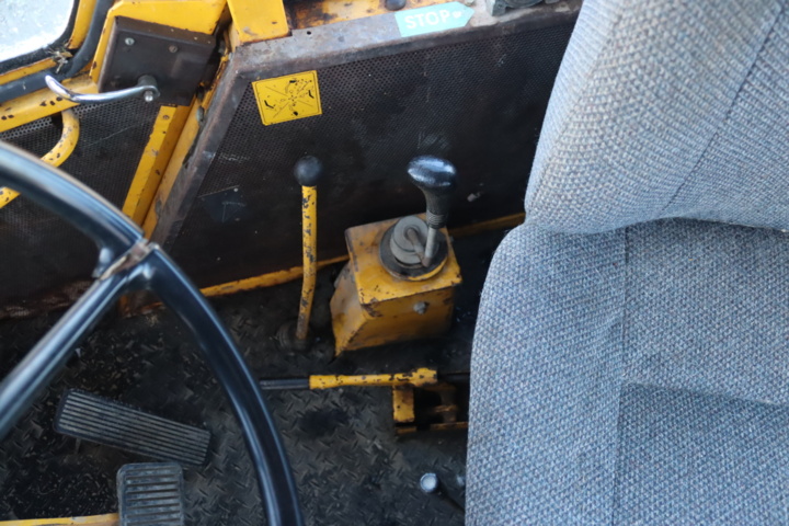 973112-33 Backhoe loader Volvo BM GM 616