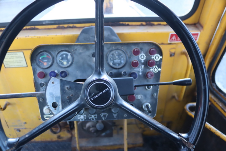 973112-35 Backhoe loader Volvo BM GM 616