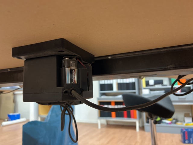 814788-12 Diverse kontorsmöbler, skrivbord, pall, arbetsstol, hyllor med mera