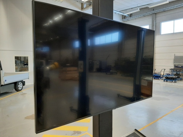 920840-3 Samsung Smart TV, 50", mouse, keyboard and PC