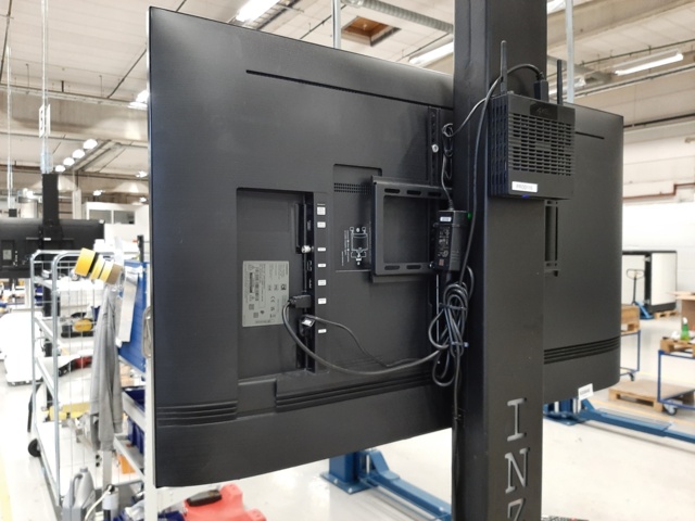 920840-6 Samsung Smart TV, 50", mouse, keyboard and PC