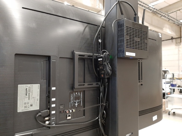 920847-6 Samsung TV, 50", mouse, keyboard and PC