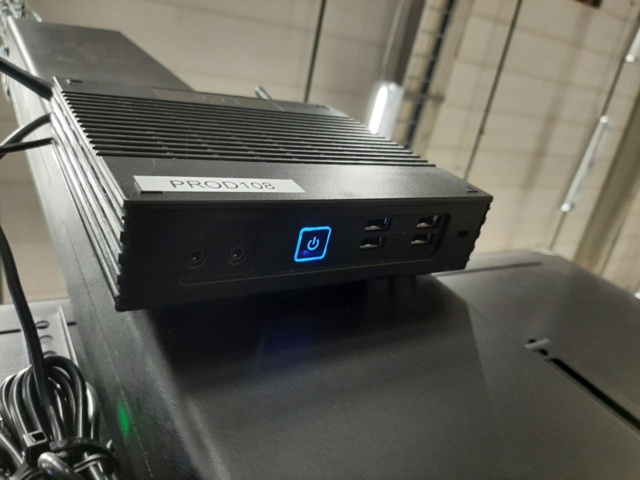 920847-8 Samsung TV, 50", mouse, keyboard and PC