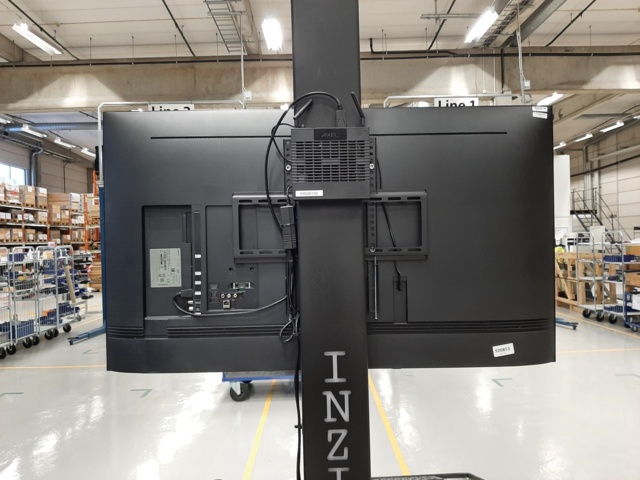 920853-4 Samsung TV, 50", mouse, keyboard and PC