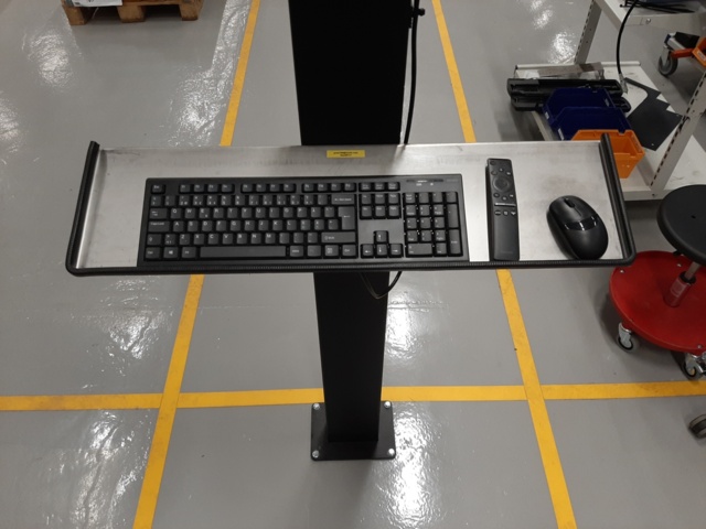 920853-9 Samsung TV, 50", mouse, keyboard and PC