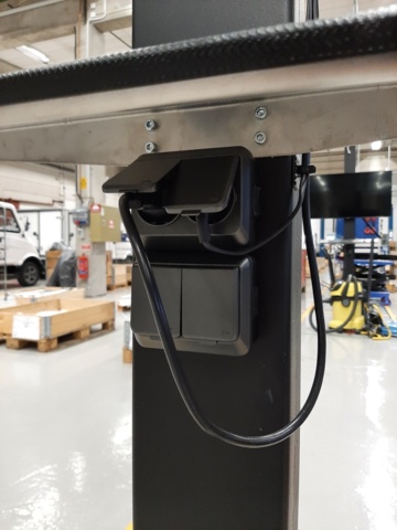 920853-12 Samsung TV, 50", mouse, keyboard and PC