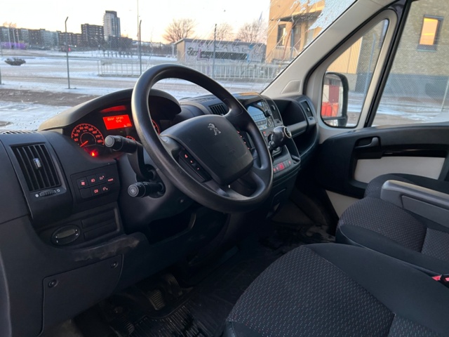 953001-13 Peugeot Boxer Van 330 2.2 HDi - 2014