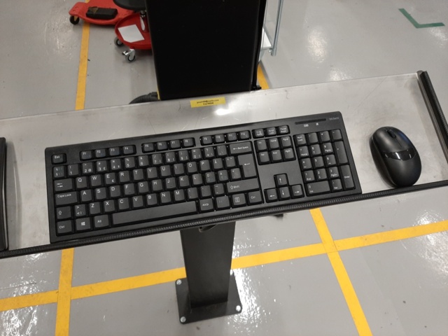 920843-13 Samsung Smart TV, 50", incl. PC unit & computer accessories #2