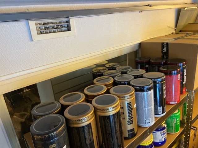 946515-53 Large batch of nutritional supplements for strength-oriented sports