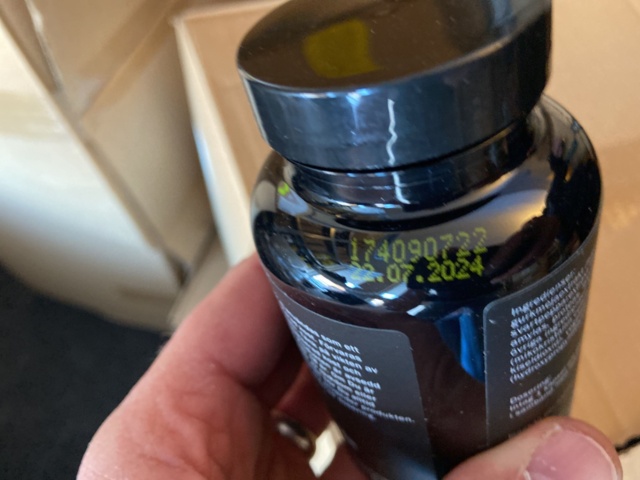 946515-64 Large batch of nutritional supplements for strength-oriented sports