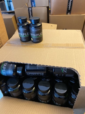 946515-92 Large batch of nutritional supplements for strength-oriented sports