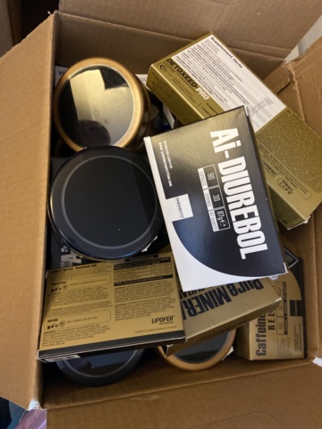 946515-140 Large batch of nutritional supplements for strength-oriented sports