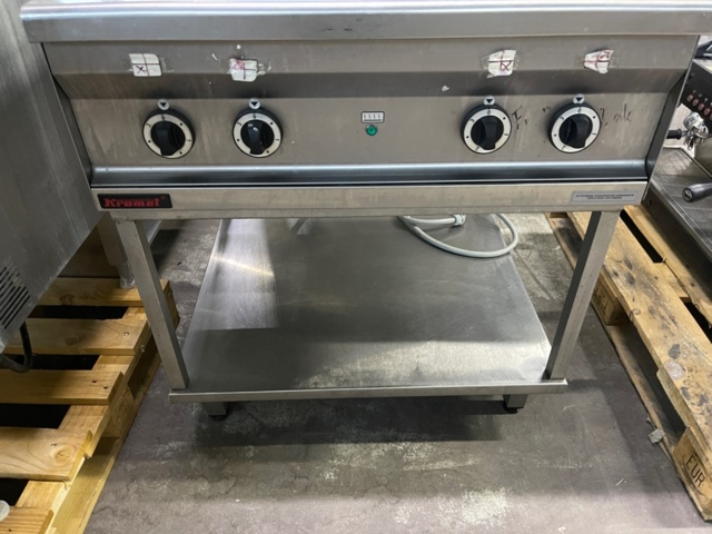 777083-2 Restaurant stove 4 plate folding plates