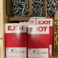 973833-2 Assortment of Concrete screws & plugs